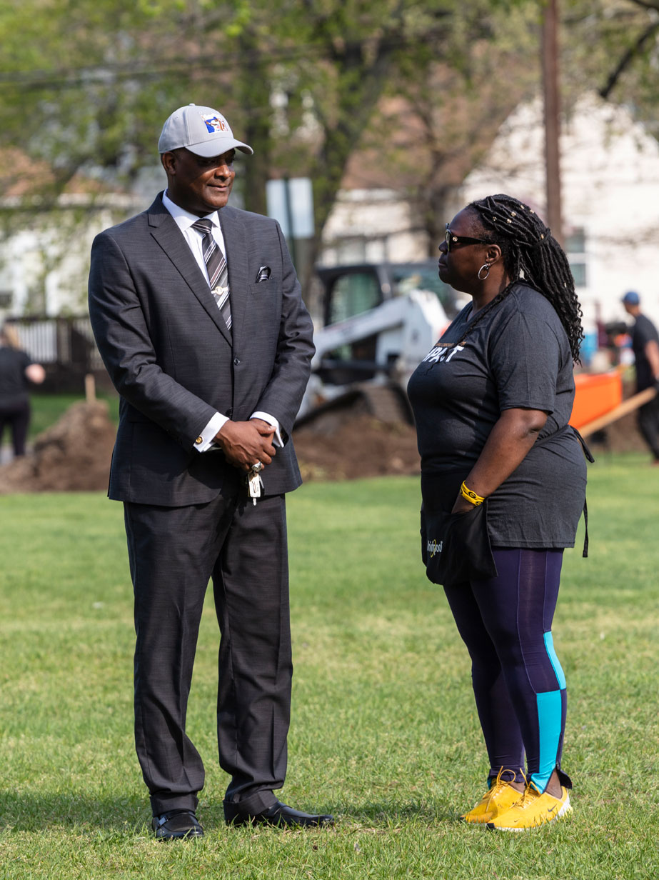 Stephannie Harvey-Vandenberg and Mayor Marcus Muhammad talking in Union Park